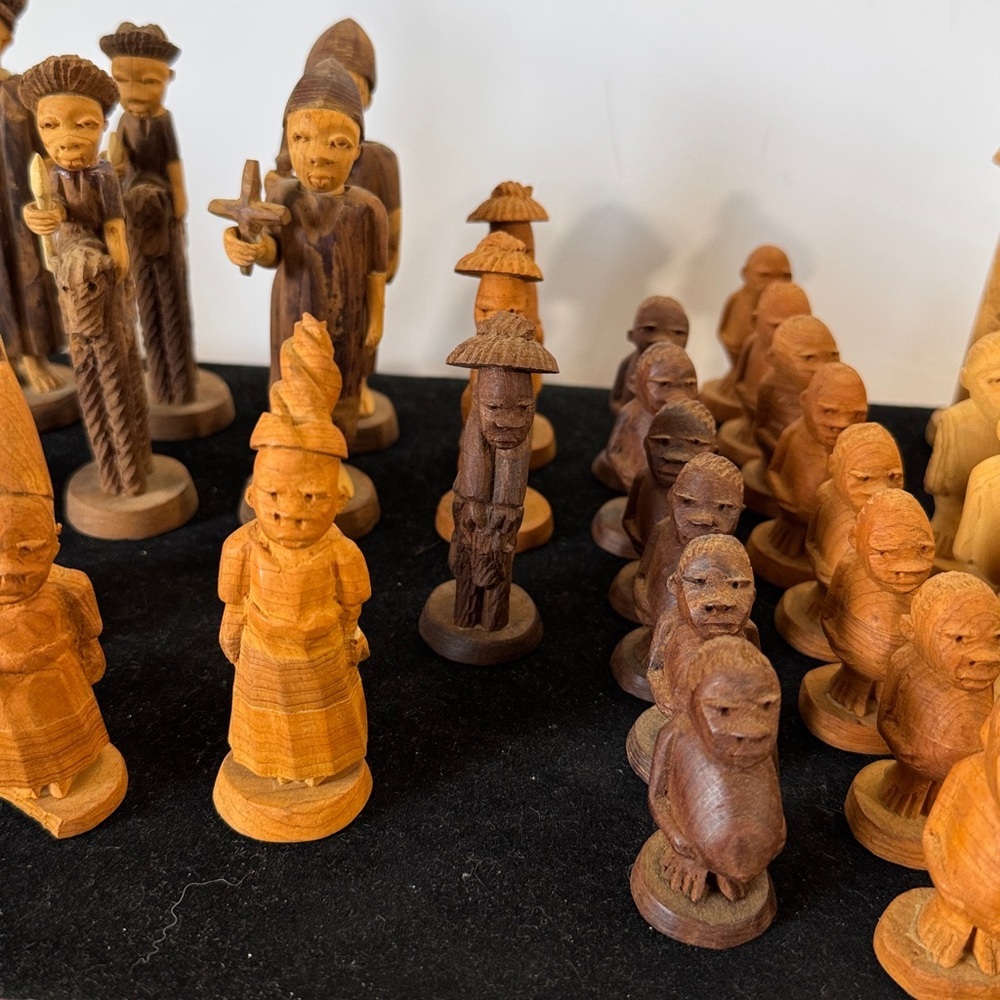 Vintage 1920s Hand Carved African Chess Pieces Tribal Nigerian Handcrafted - Picture 3 of 16